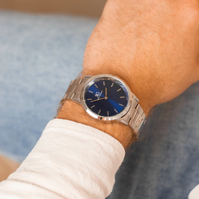 Men's Watch Silver Bracelet Blue Background Belmont Blue Silver 40mm